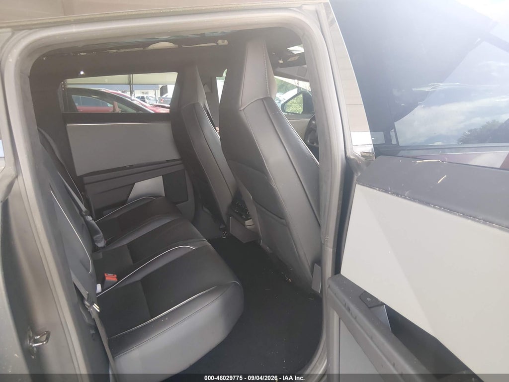 2025 Tesla Cybertruck ALL-Wheel Drive photo 8