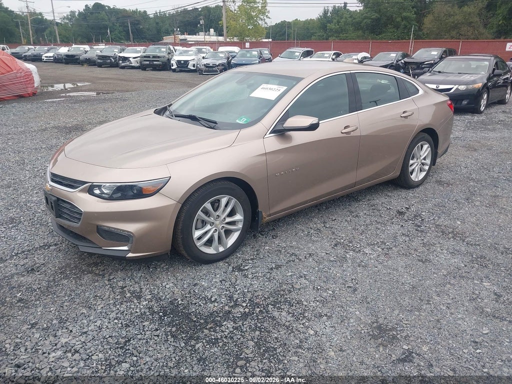 2018 Chevrolet Malibu LT photo 2