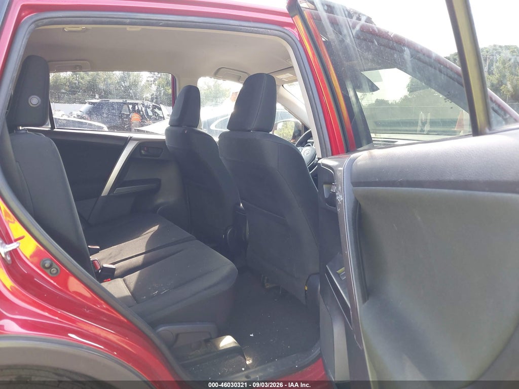 2017 Toyota RAV4 LE photo 8