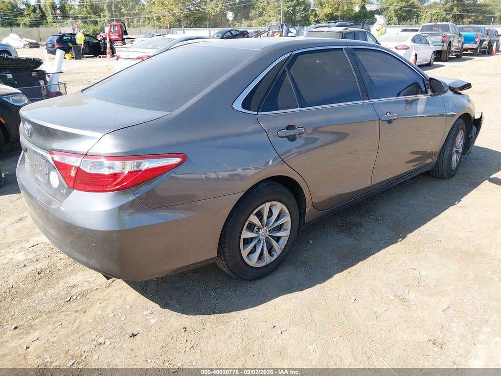 2016 Toyota Camry LE photo 4