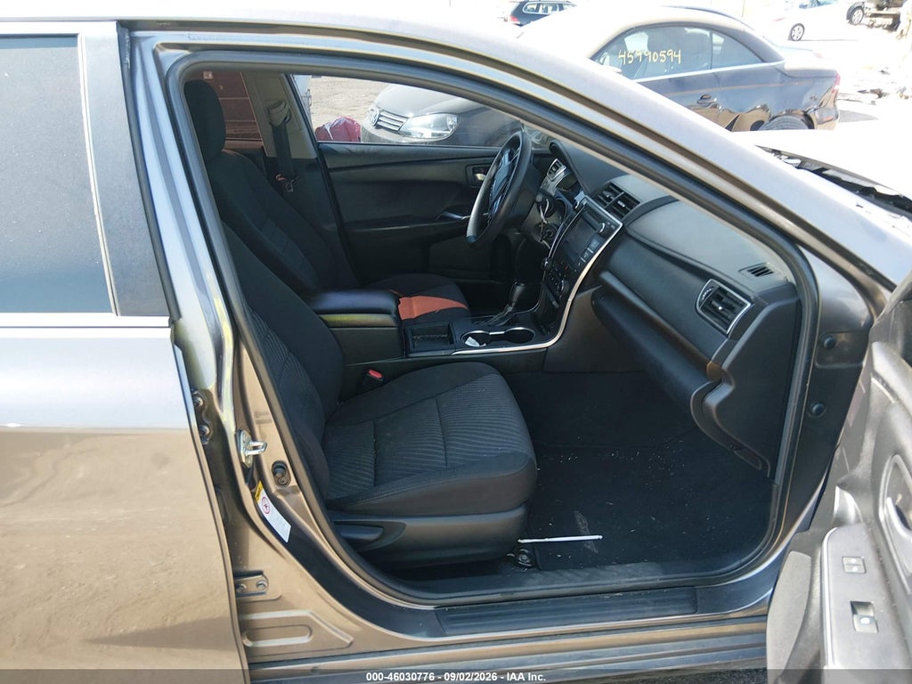 2016 Toyota Camry LE photo 5