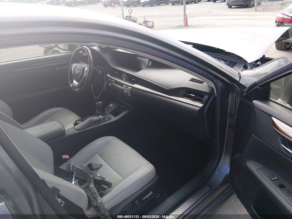 2013 Lexus ES 350 photo 5