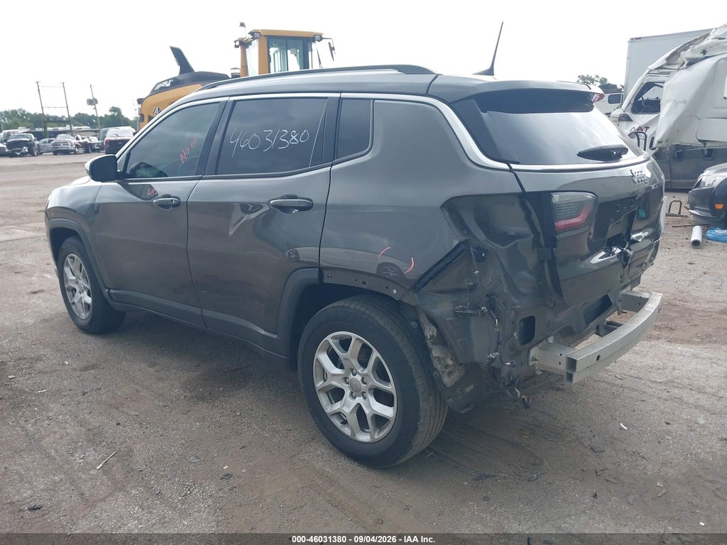 2018 Jeep Compass Limited FWD photo 3