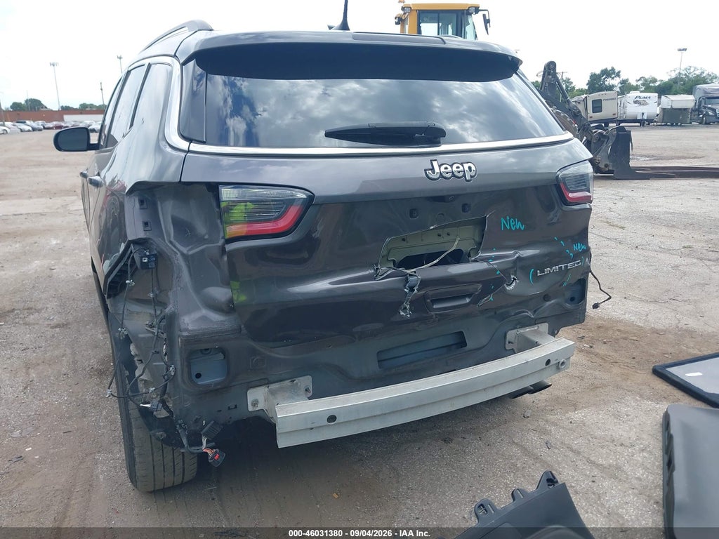 2018 Jeep Compass Limited FWD photo 6