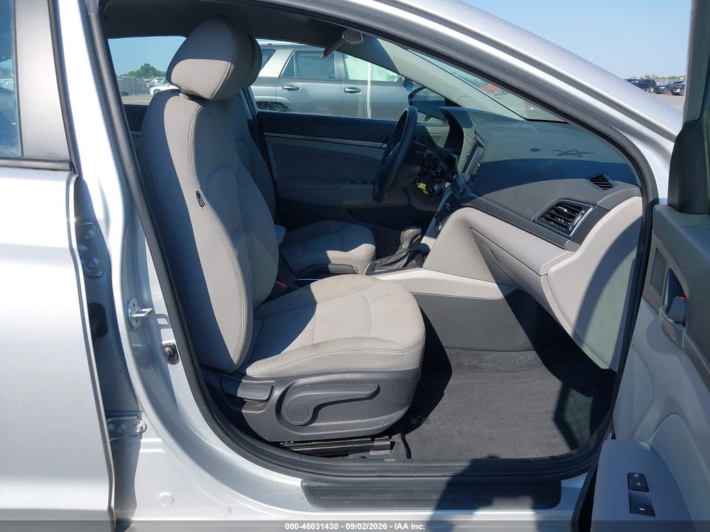 2018 Hyundai Elantra SEL photo 5