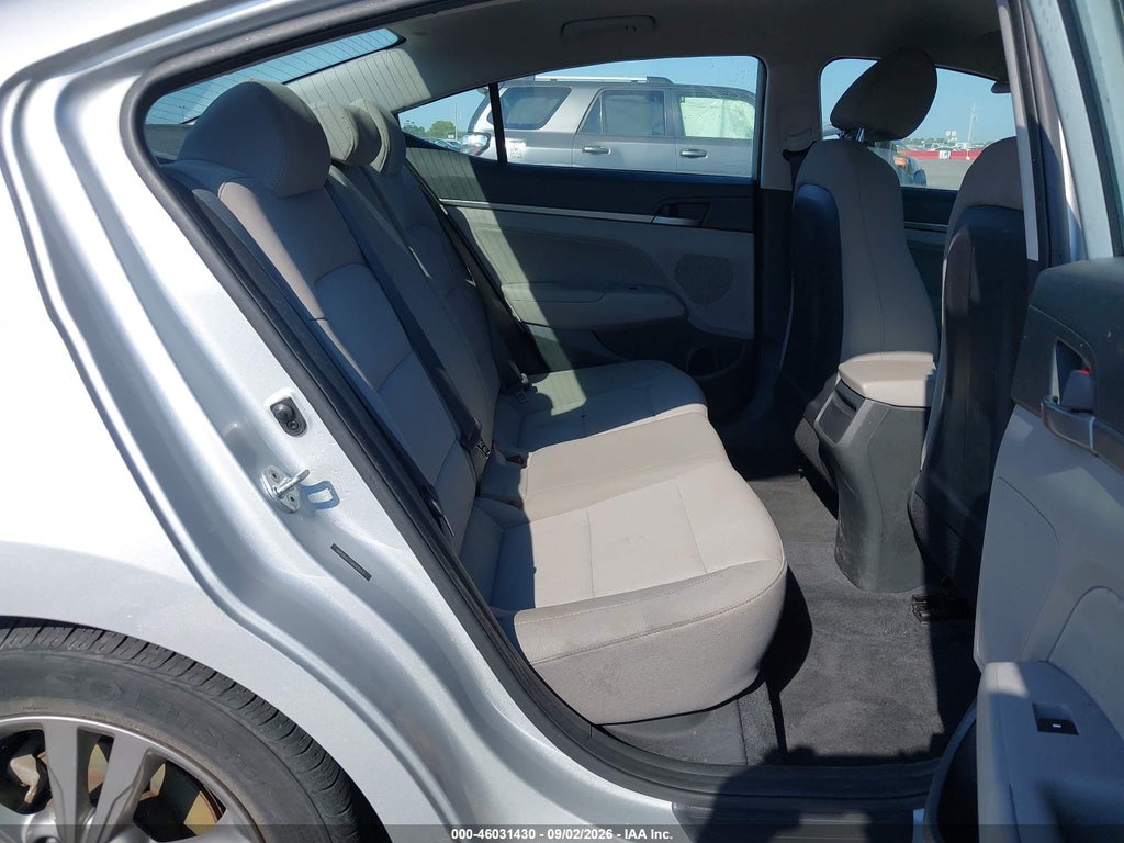 2018 Hyundai Elantra SEL photo 8