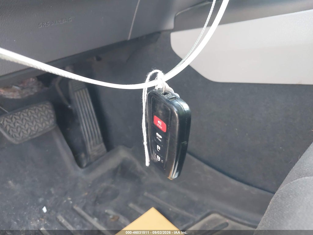 2021 Toyota Camry LE Hybrid photo 11