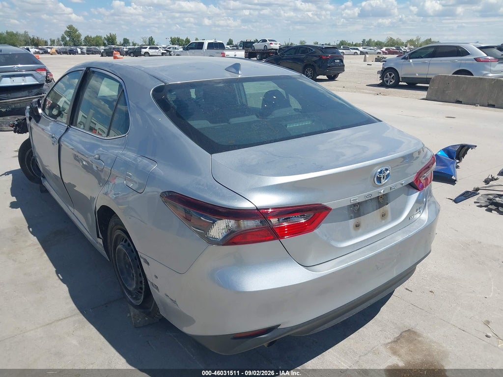 2021 Toyota Camry LE Hybrid photo 3
