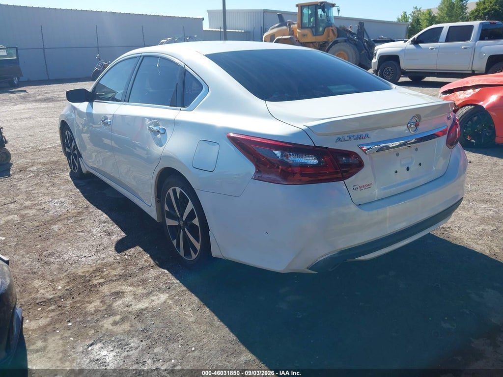 2018 Nissan Altima 2.5 SR photo 3