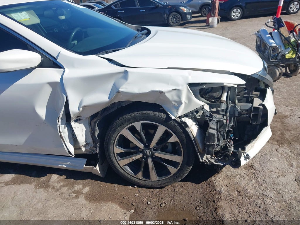 2018 Nissan Altima 2.5 SR photo 6