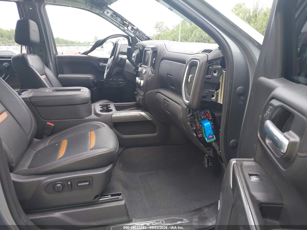 2021 GMC Sierra 1500 4WD Short Box AT4 photo 5