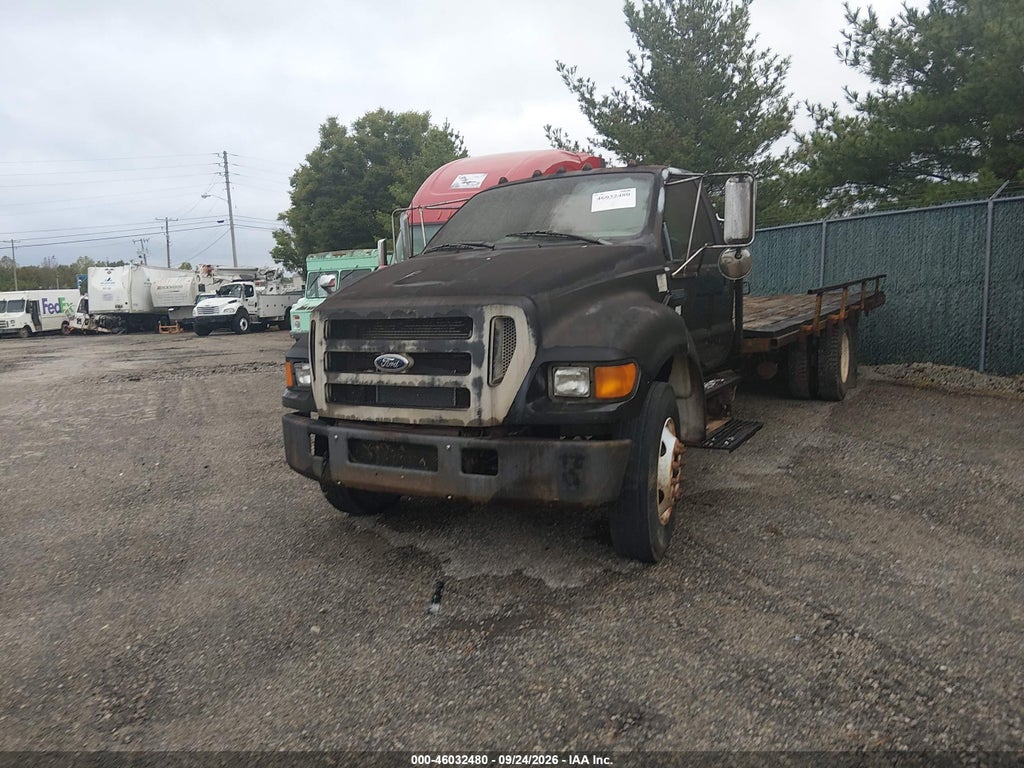 2004 Ford F-650 XL/XLT photo 12