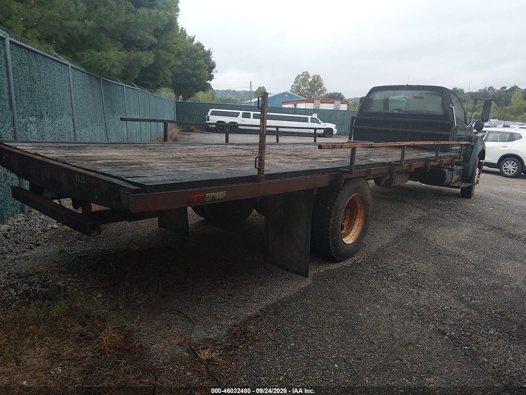 2004 Ford F-650 XL/XLT photo 4