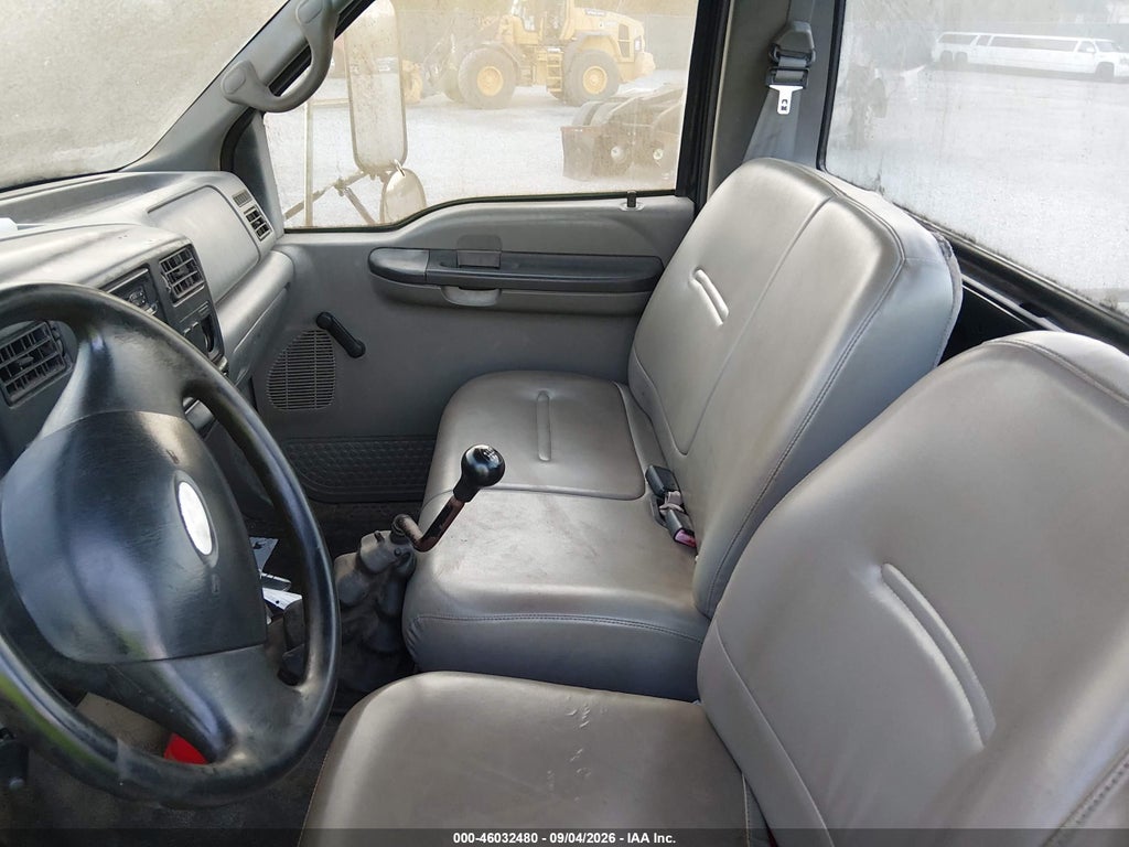 2004 Ford F-650 XL/XLT photo 7