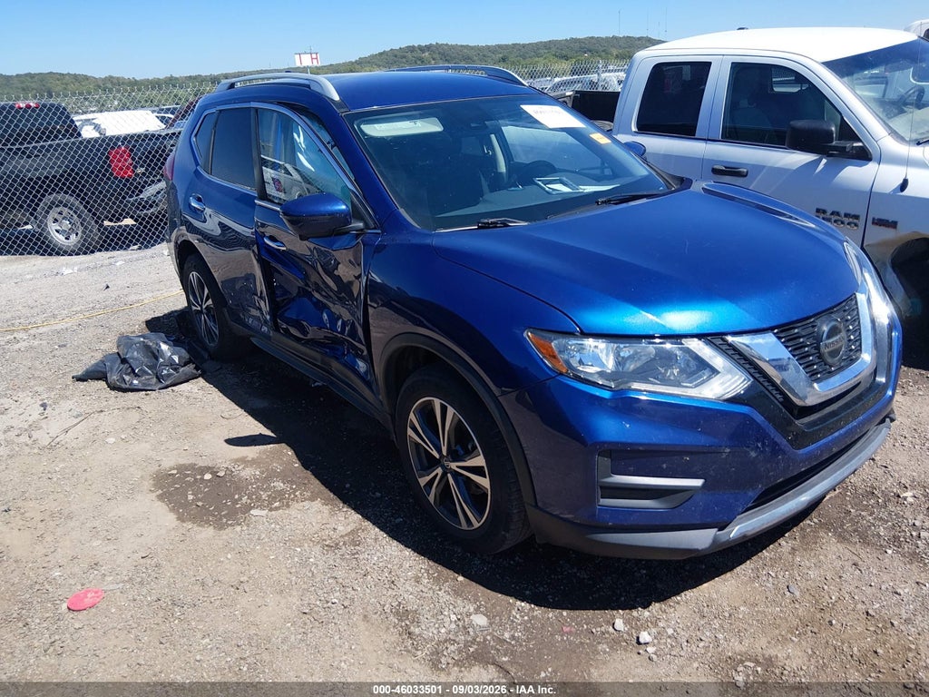 2019 Nissan Rogue SV photo 1