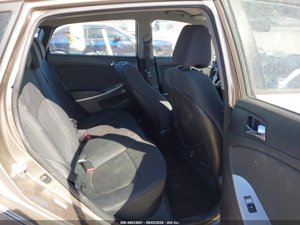 2013 Hyundai Accent SE photo 8