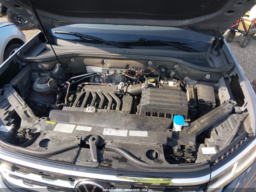 2020 Volkswagen Atlas Cross Sport 3.6L V6 SEL R-Line photo 10
