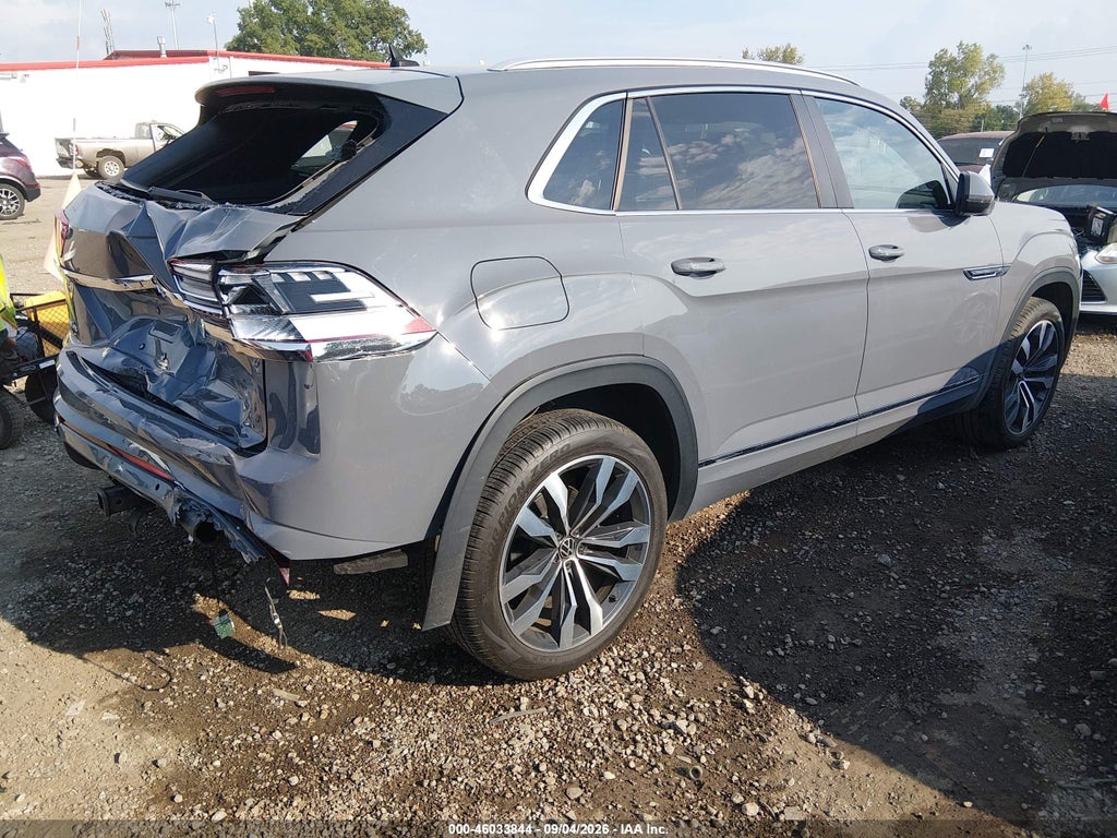 2020 Volkswagen Atlas Cross Sport 3.6L V6 SEL R-Line photo 4