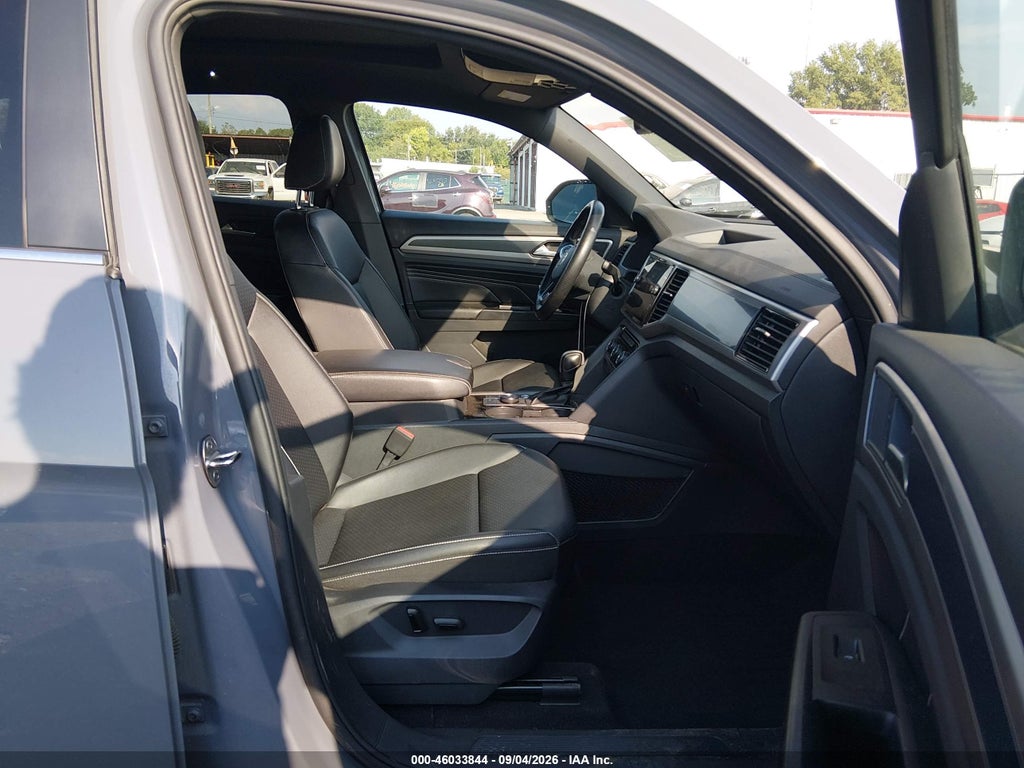 2020 Volkswagen Atlas Cross Sport 3.6L V6 SEL R-Line photo 5