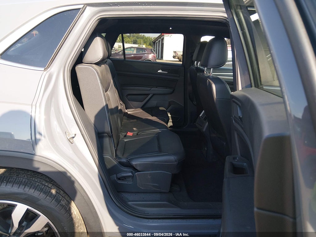 2020 Volkswagen Atlas Cross Sport 3.6L V6 SEL R-Line photo 8