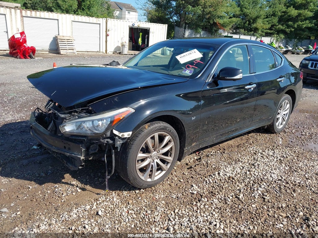 2015 Infiniti Q70 3.7X photo 2