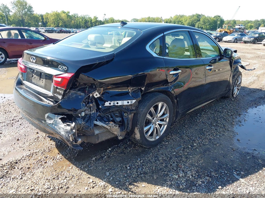 2015 Infiniti Q70 3.7X photo 4