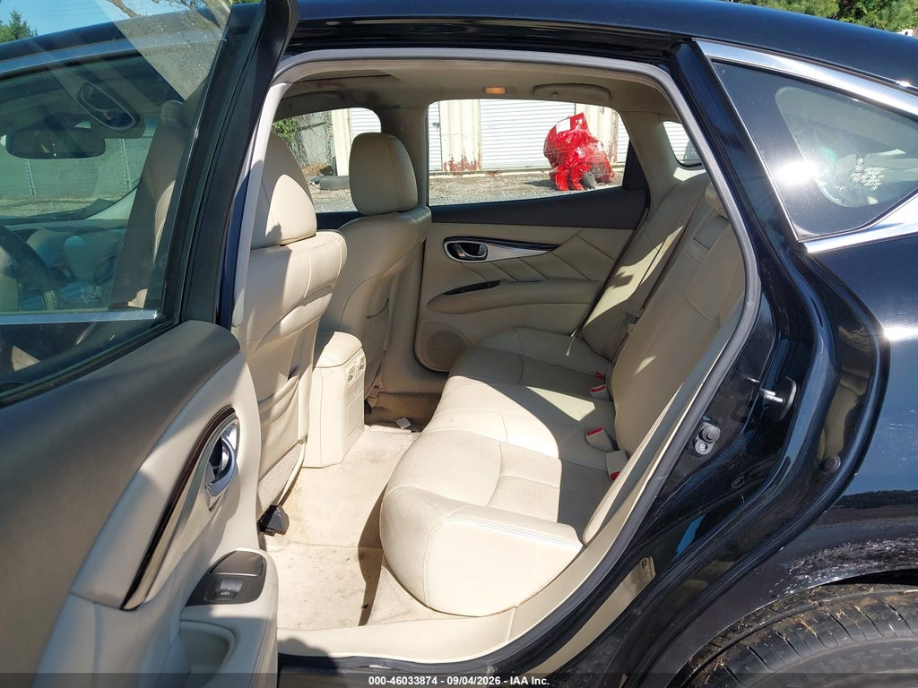 2015 Infiniti Q70 3.7X photo 8