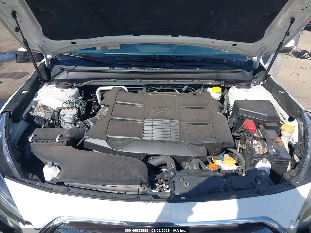 2018 Subaru Outback 3.6R Touring photo 10