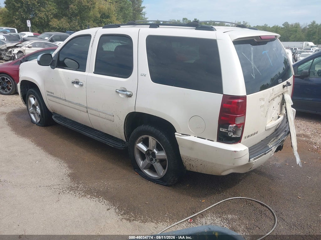 2013 Chevrolet Tahoe LTZ photo 3