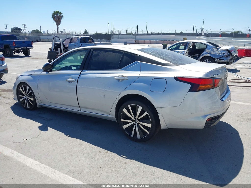 2020 Nissan Altima SR FWD photo 3