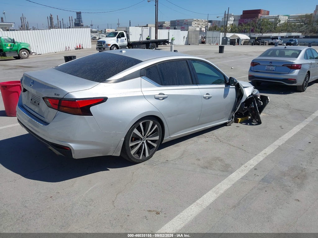 2020 Nissan Altima SR FWD photo 4