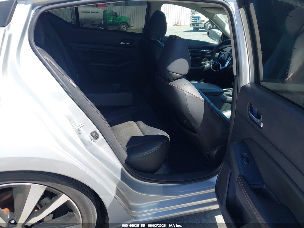 2020 Nissan Altima SR FWD photo 8