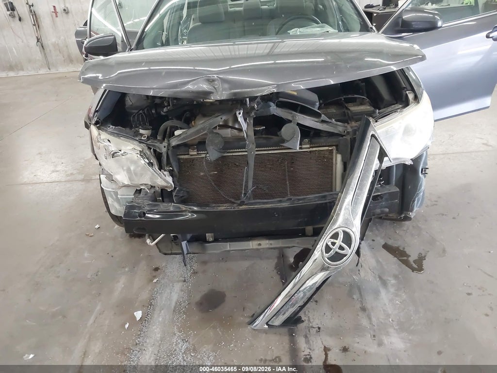 2014 Toyota Camry LE photo 6