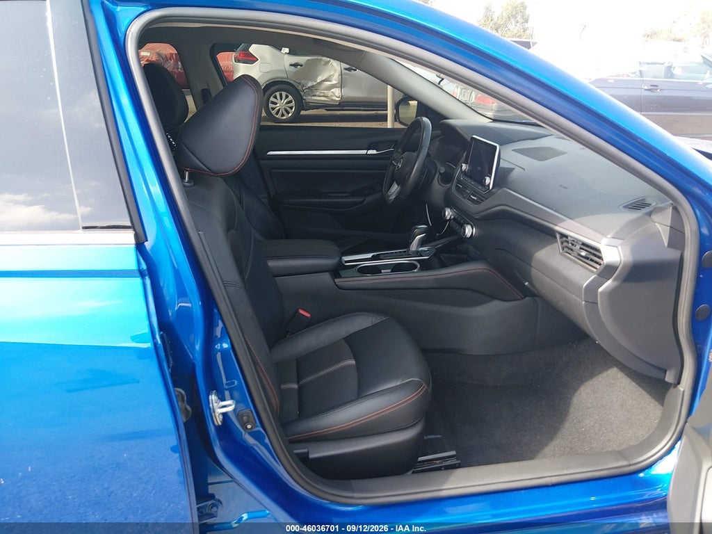 2025 Nissan Altima SR FWD photo 5