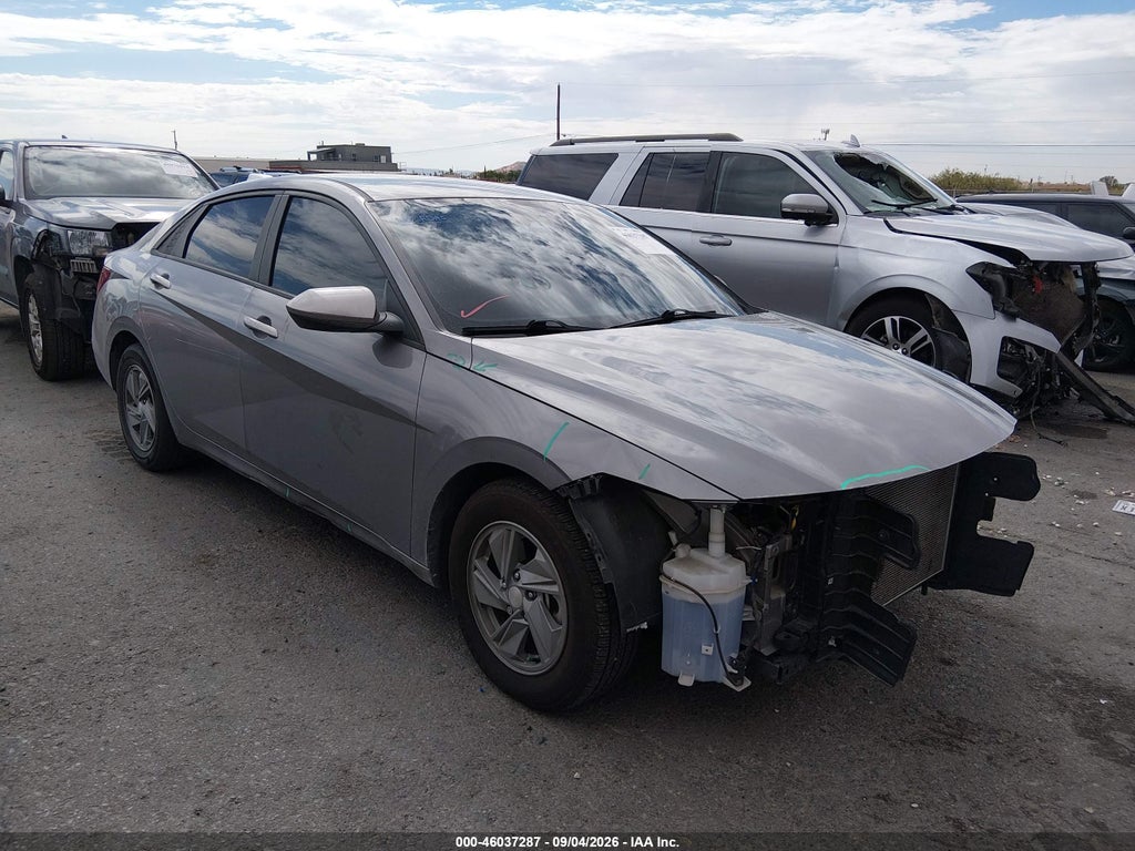 2024 Hyundai Elantra SE photo 1