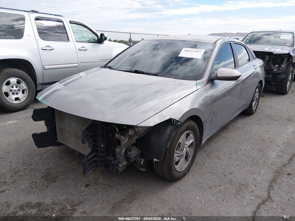 2024 Hyundai Elantra SE photo 2