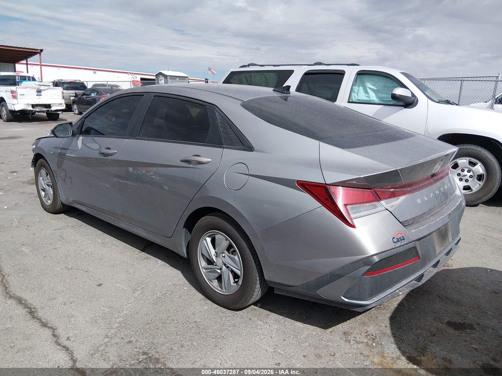 2024 Hyundai Elantra SE photo 3