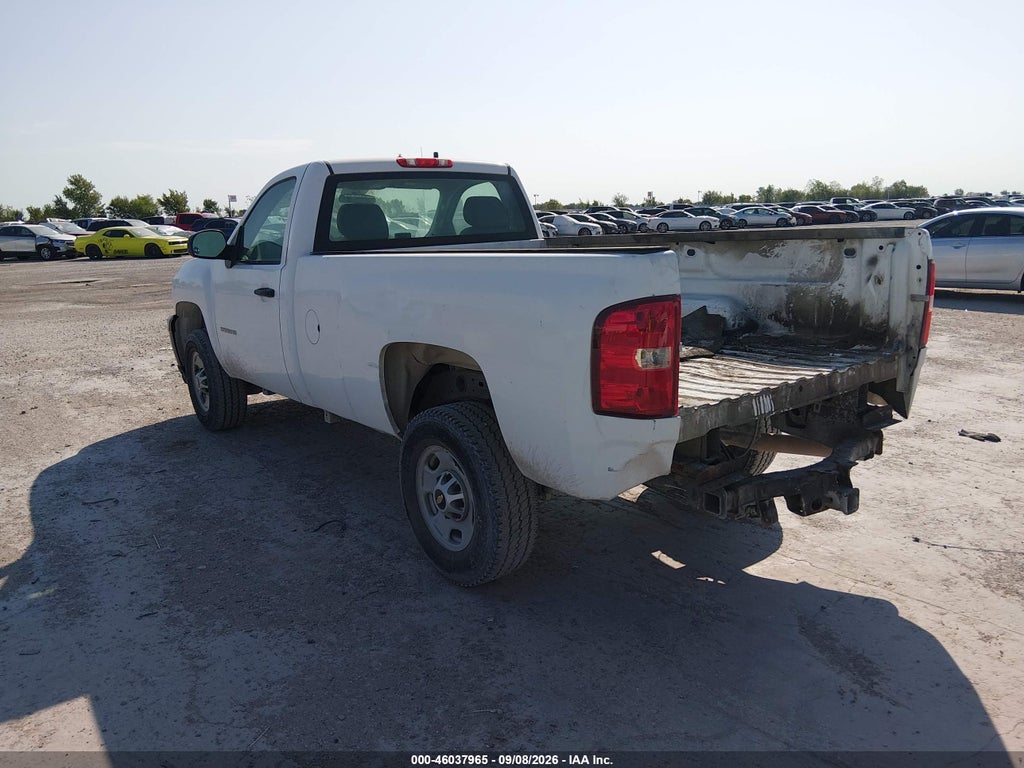 2011 Chevrolet Silverado 2500HD Work Truck photo 3