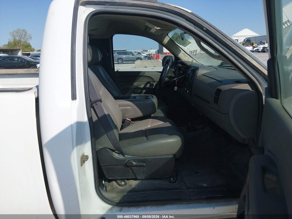 2011 Chevrolet Silverado 2500HD Work Truck photo 5