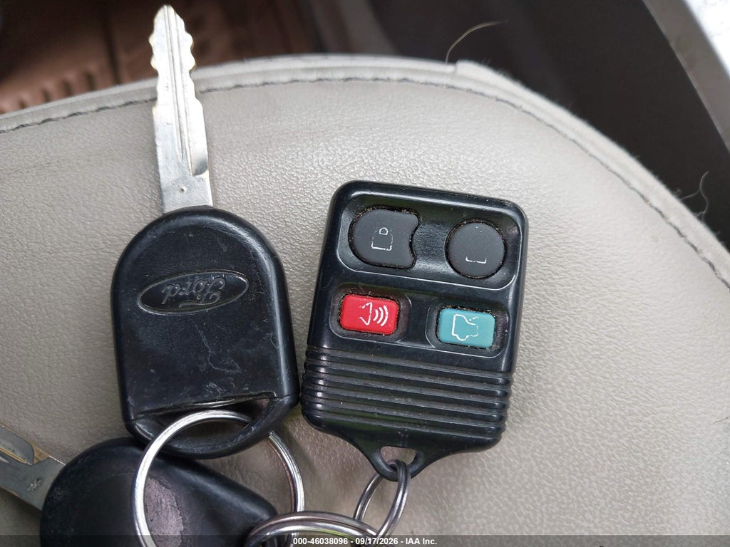2009 Ford Focus SEL photo 11