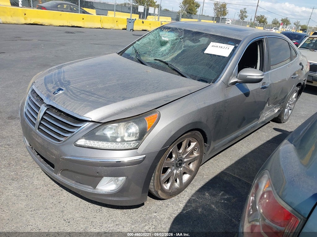 2011 Hyundai Equus Signature photo 2