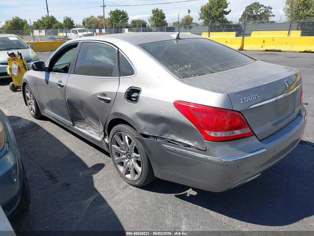 2011 Hyundai Equus Signature photo 3