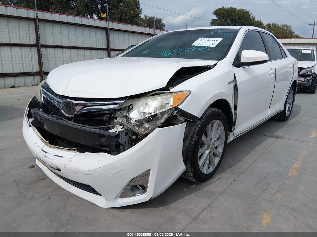 2012 Toyota Camry Hybrid XLE photo 2