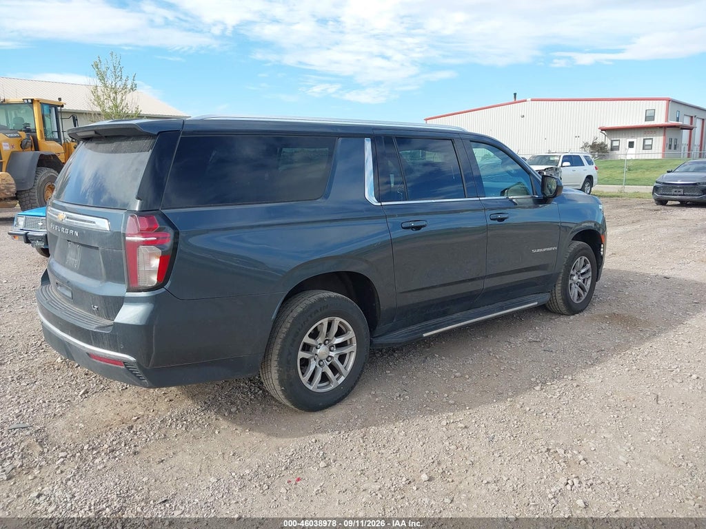 2021 Chevrolet Suburban 4WD LT photo 4