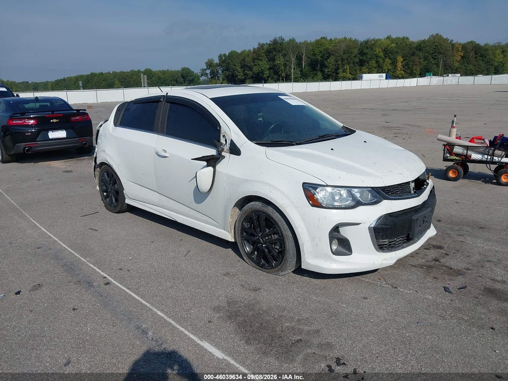 2018 Chevrolet Sonic LT Manual photo 1