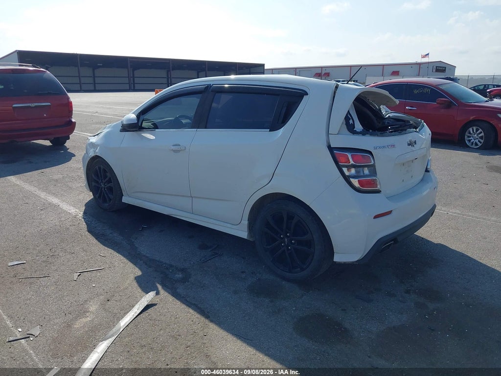 2018 Chevrolet Sonic LT Manual photo 3