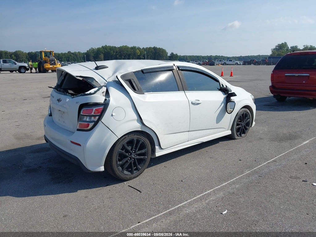 2018 Chevrolet Sonic LT Manual photo 4
