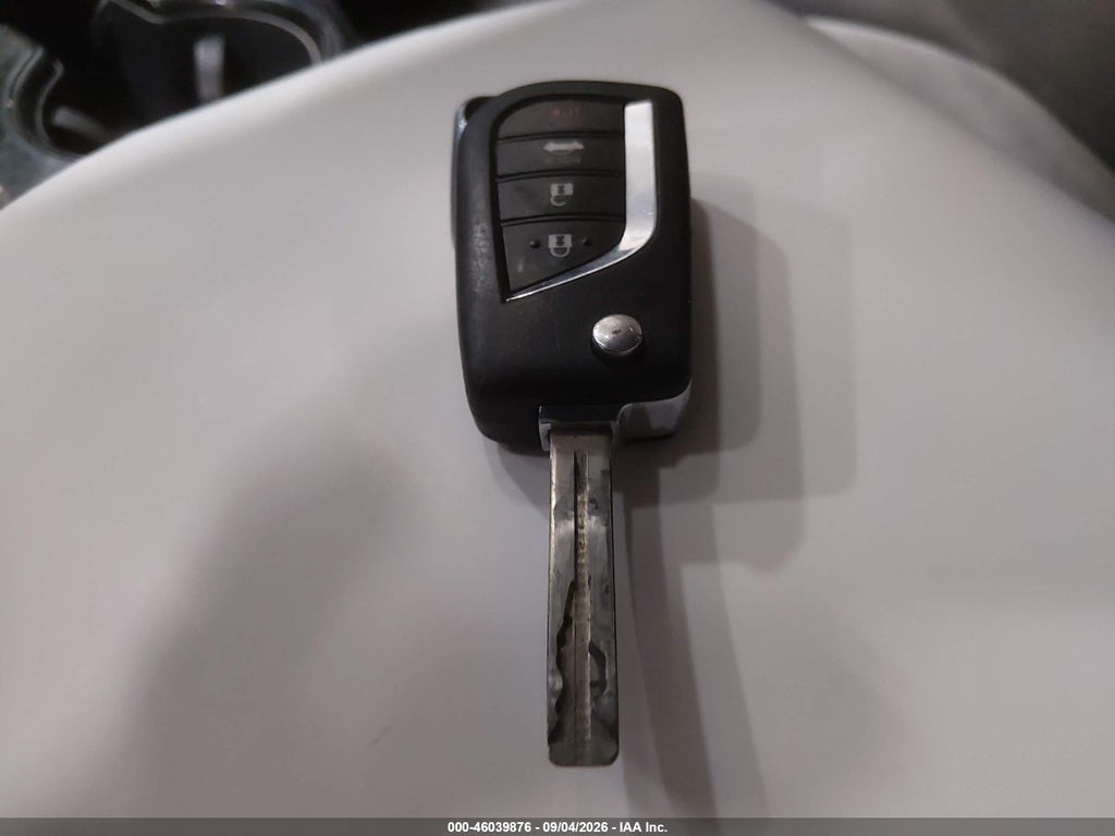 2018 Toyota Camry LE photo 11