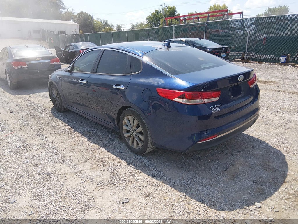 2018 Kia Optima LX photo 3