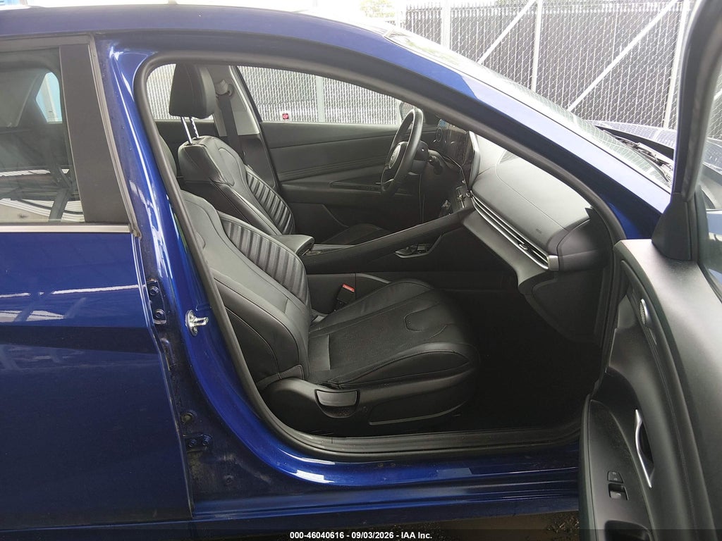 2023 Hyundai Elantra Limited photo 5